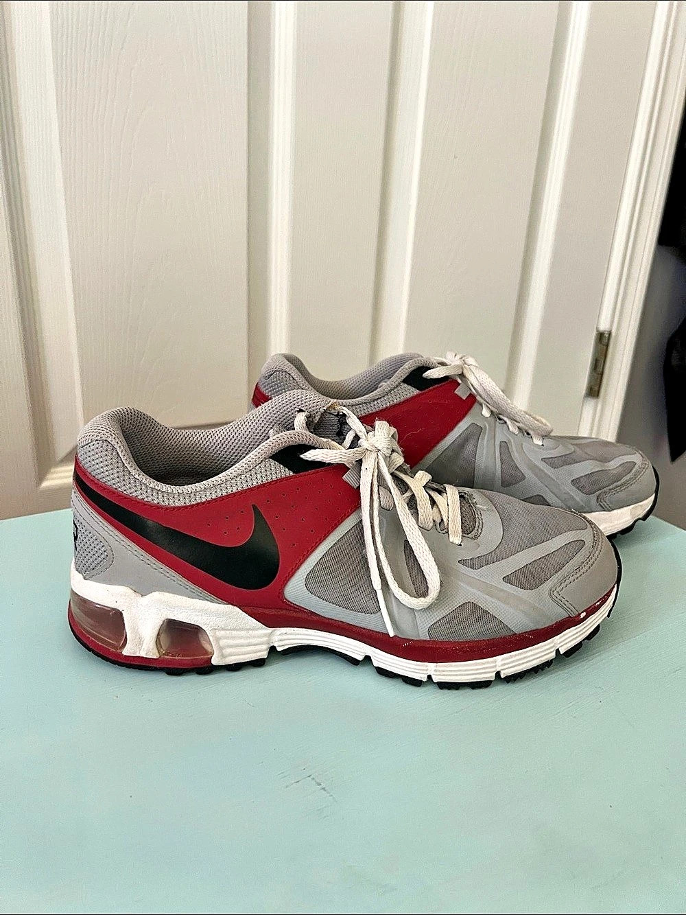 Nike Air Max Athletic Shoes Gray & Red US 6Y